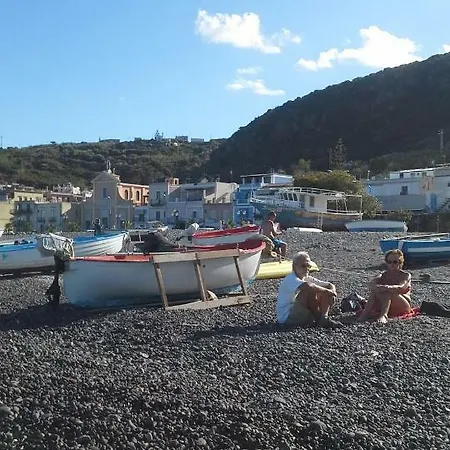 Armony Canneto (Lipari)